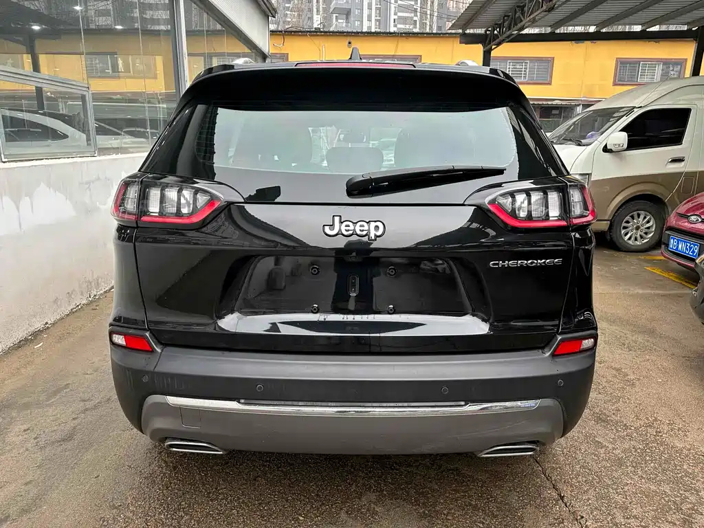 JEEP CHEROKEE 2021