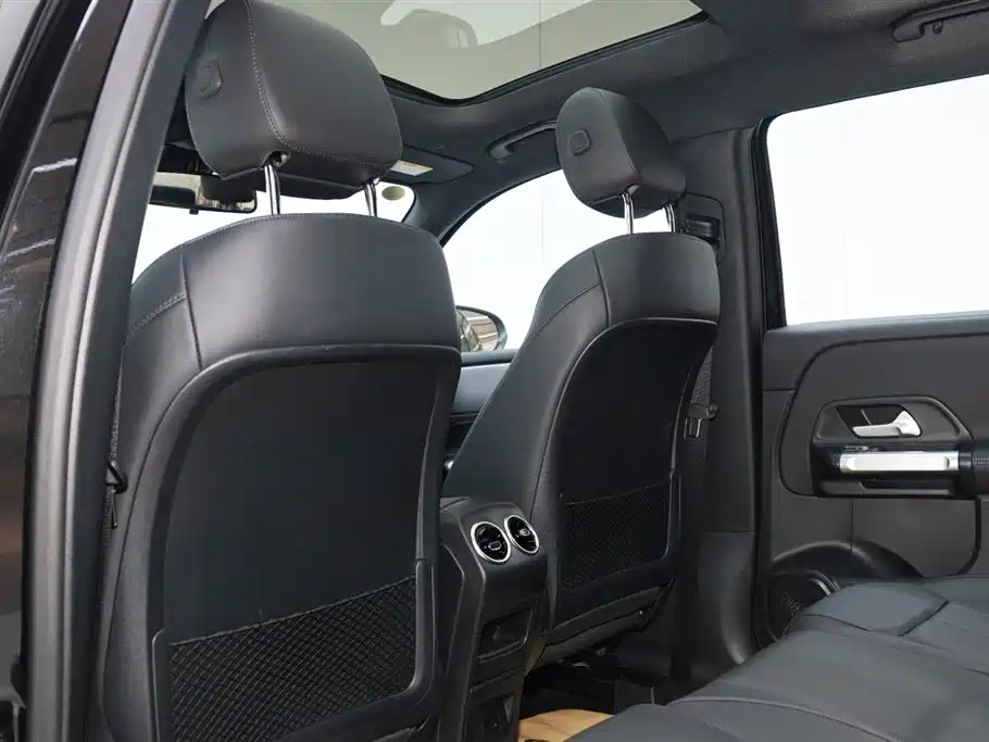 MERCEDES BENZ GLB 2023