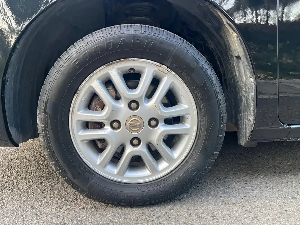 NISSAN NV200 2012
