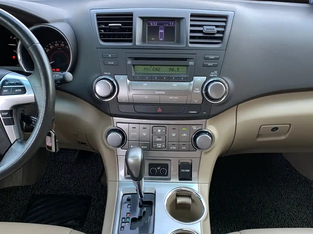 TOYOTA HIGHLANDER 2013