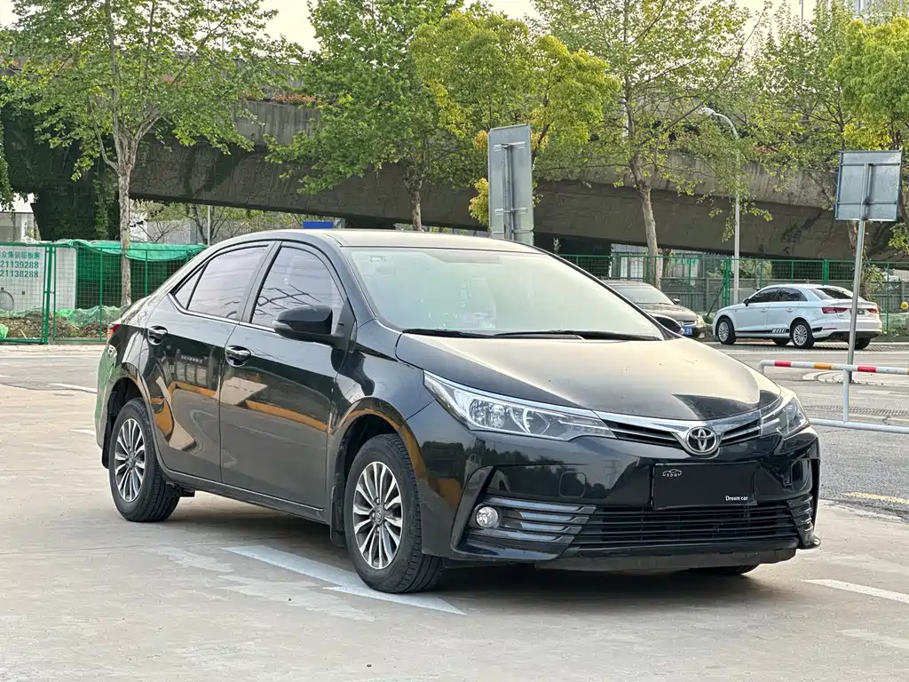 TOYOTA COROLLA 2017