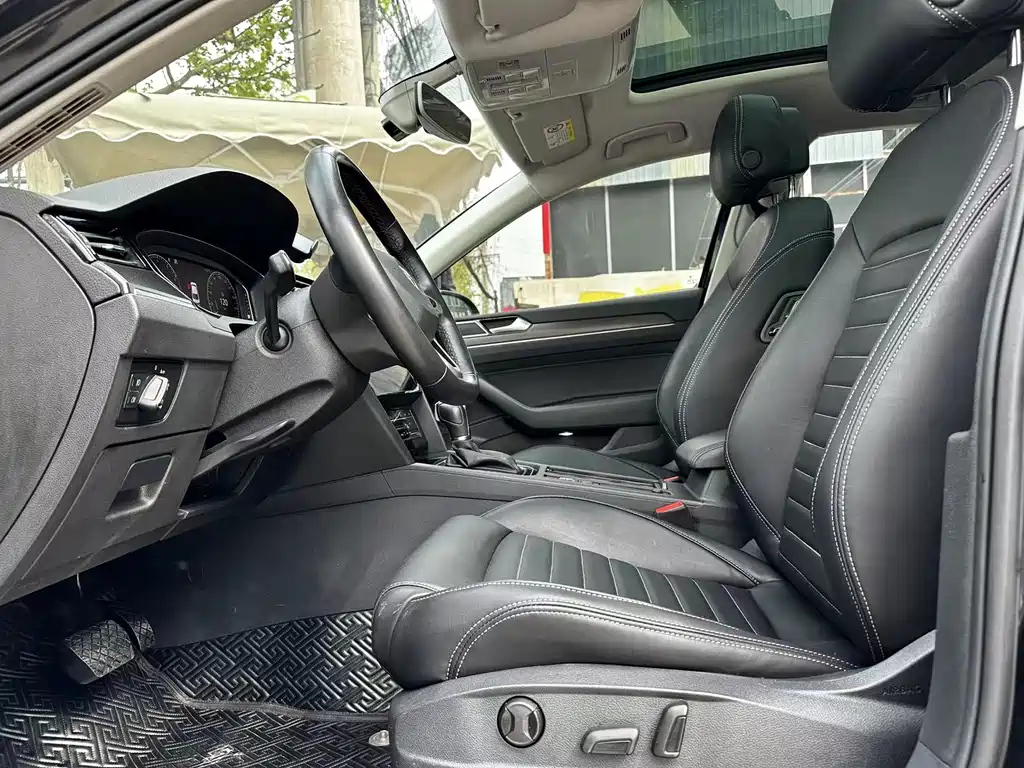 VOLKSWAGEN MAGOTAN 2020