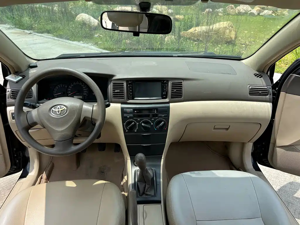 TOYOTA COROLLA 2010