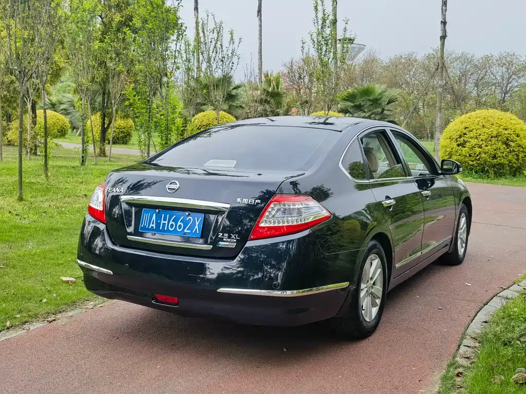 NISSAN TEANA 2011