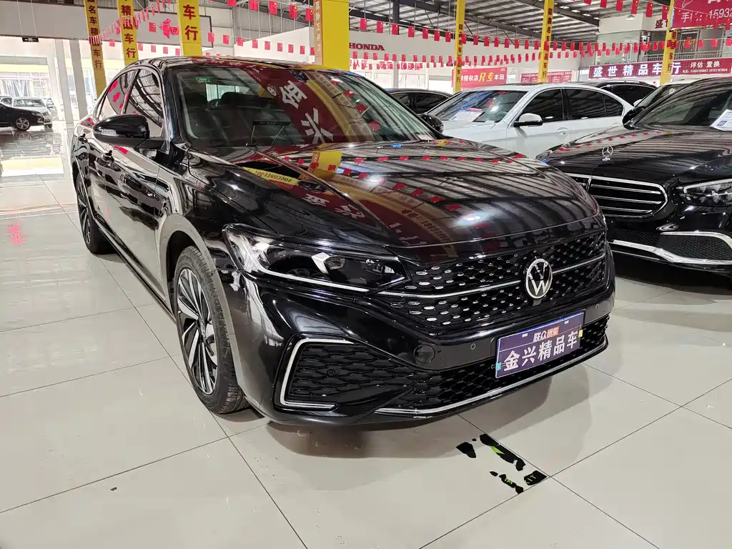 VOLKSWAGEN PASSAT 2022