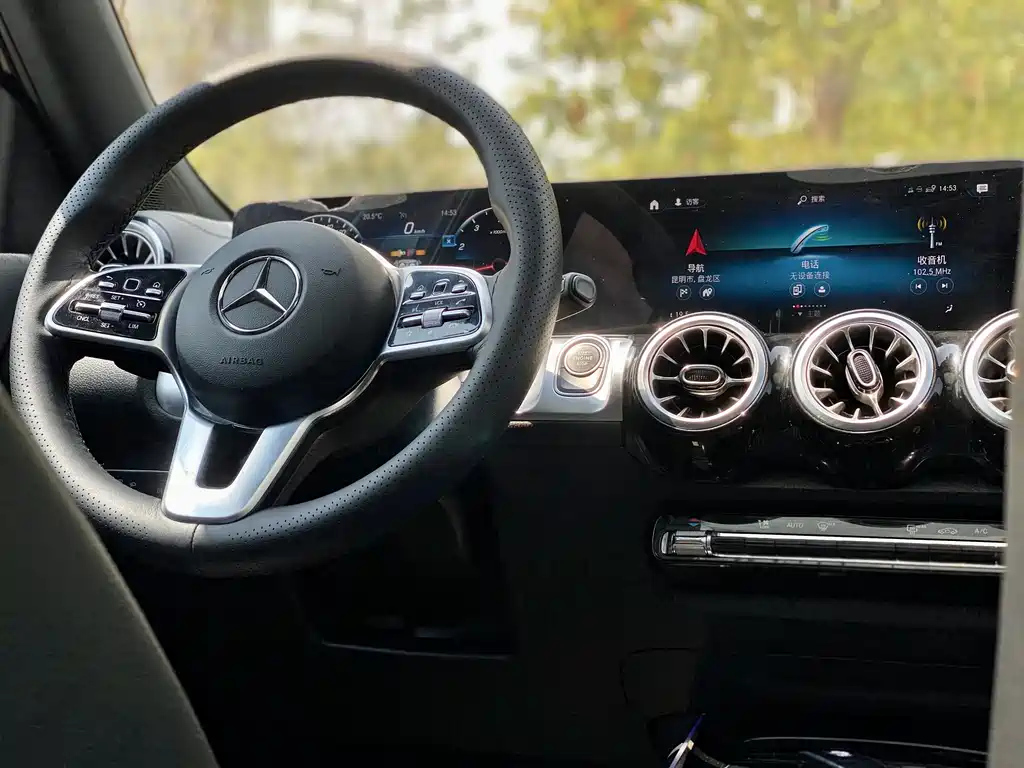 MERCEDES BENZ GLB 2022