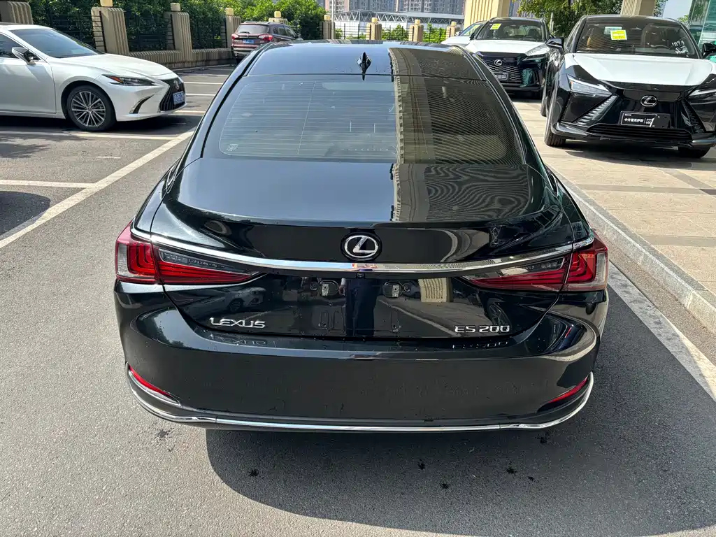 LEXUS ES 2021