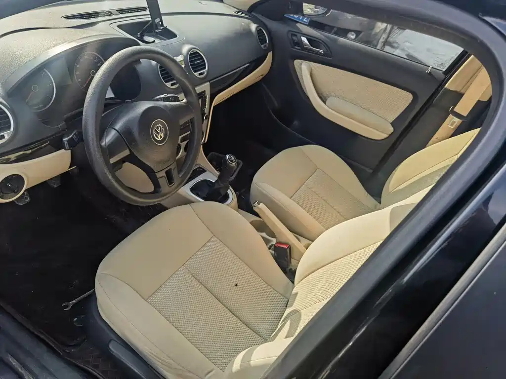 VOLKSWAGEN LAVIDA 2013