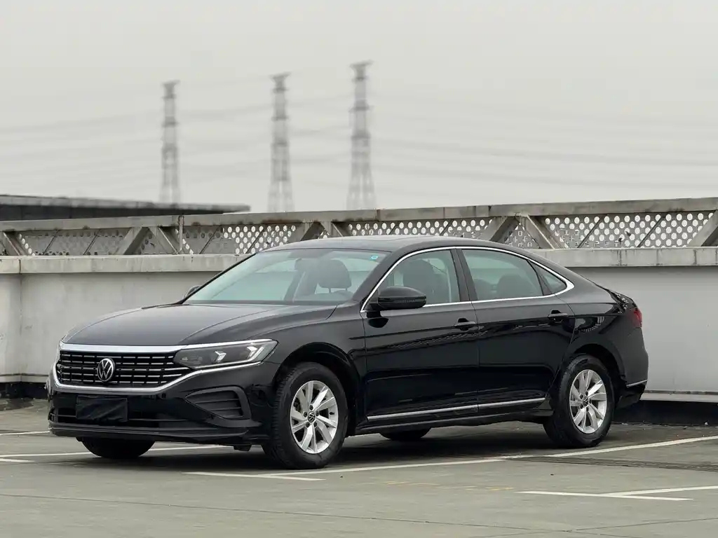 VOLKSWAGEN PASSAT 2022