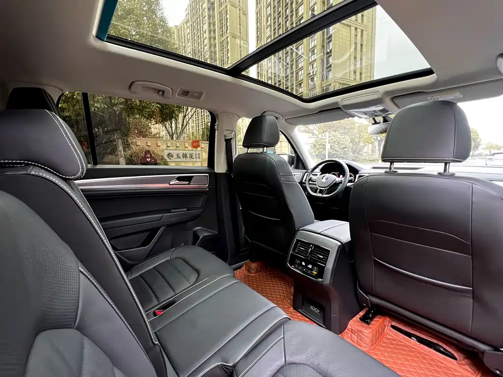 VOLKSWAGEN TOURAN 2021