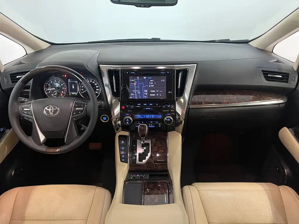 TOYOTA ALPHARD 2018