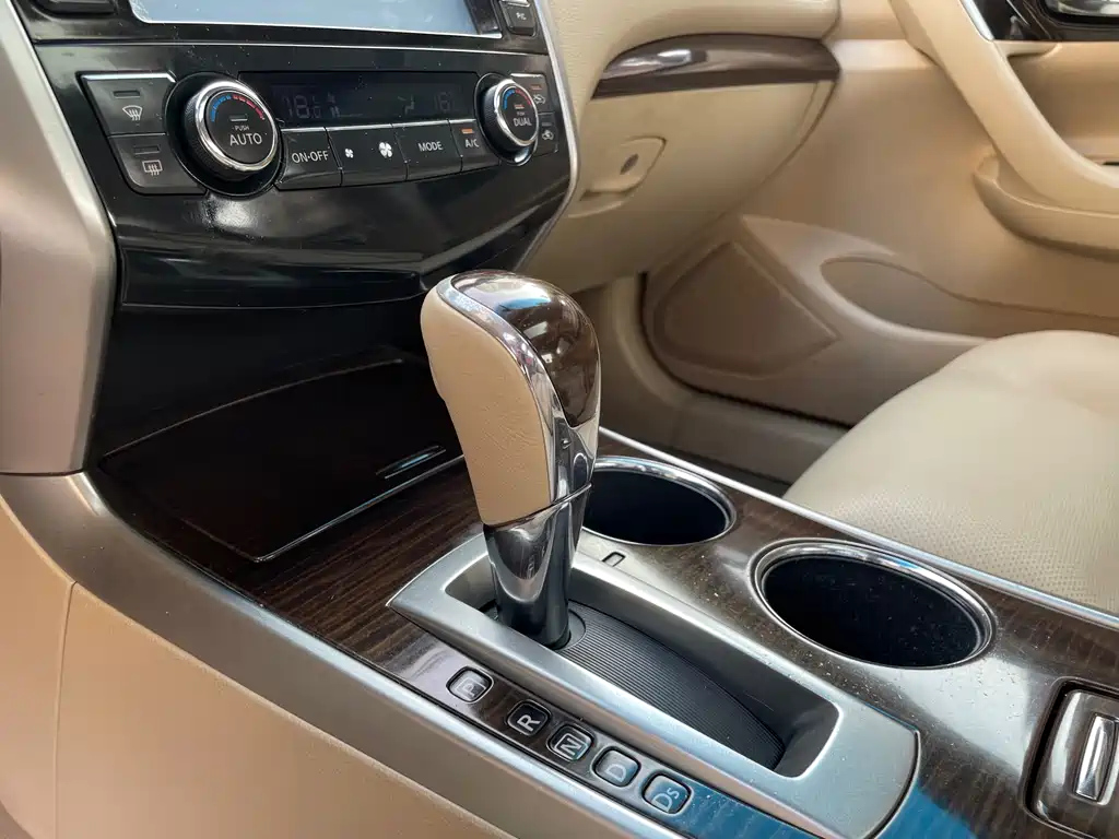 NISSAN TEANA 2014