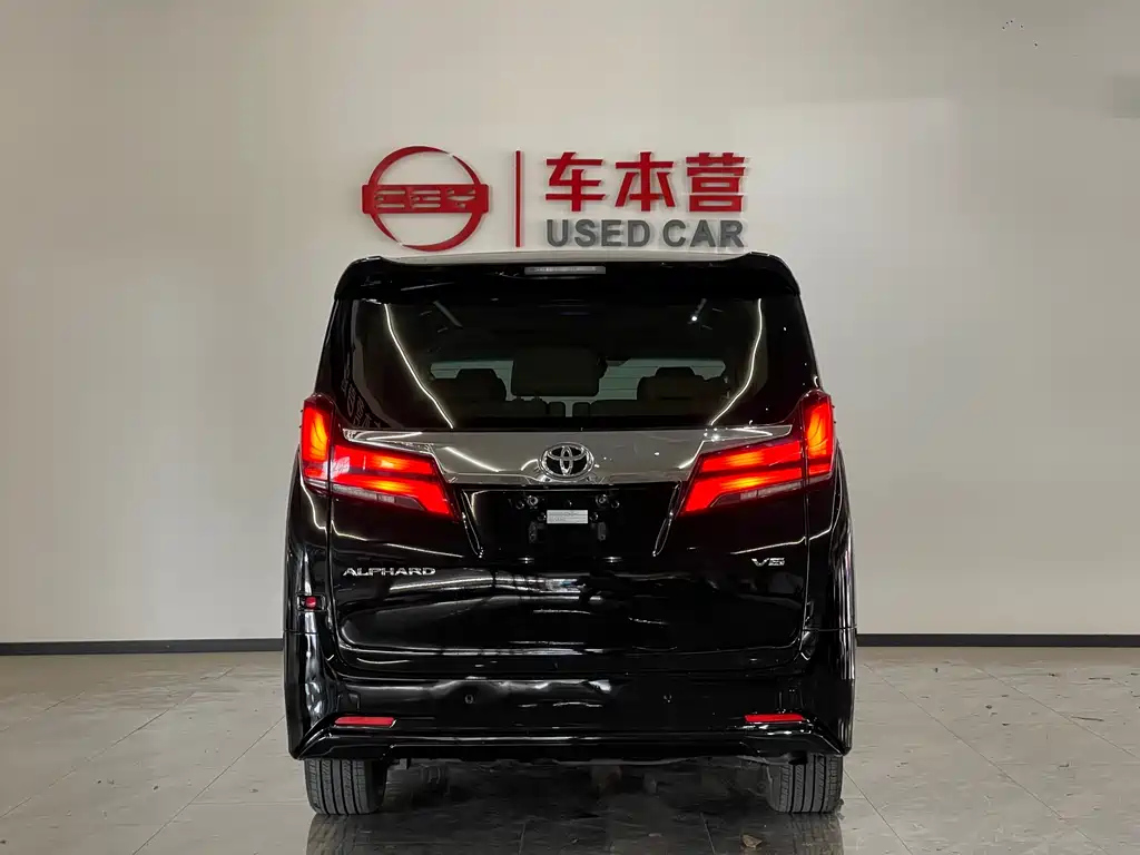 TOYOTA ALPHARD 2018