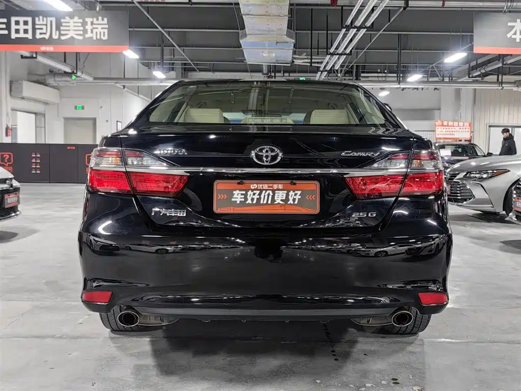 TOYOTA CAMRY 2016