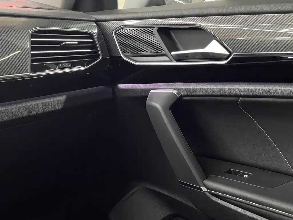 VOLKSWAGEN TAYRON 2020
