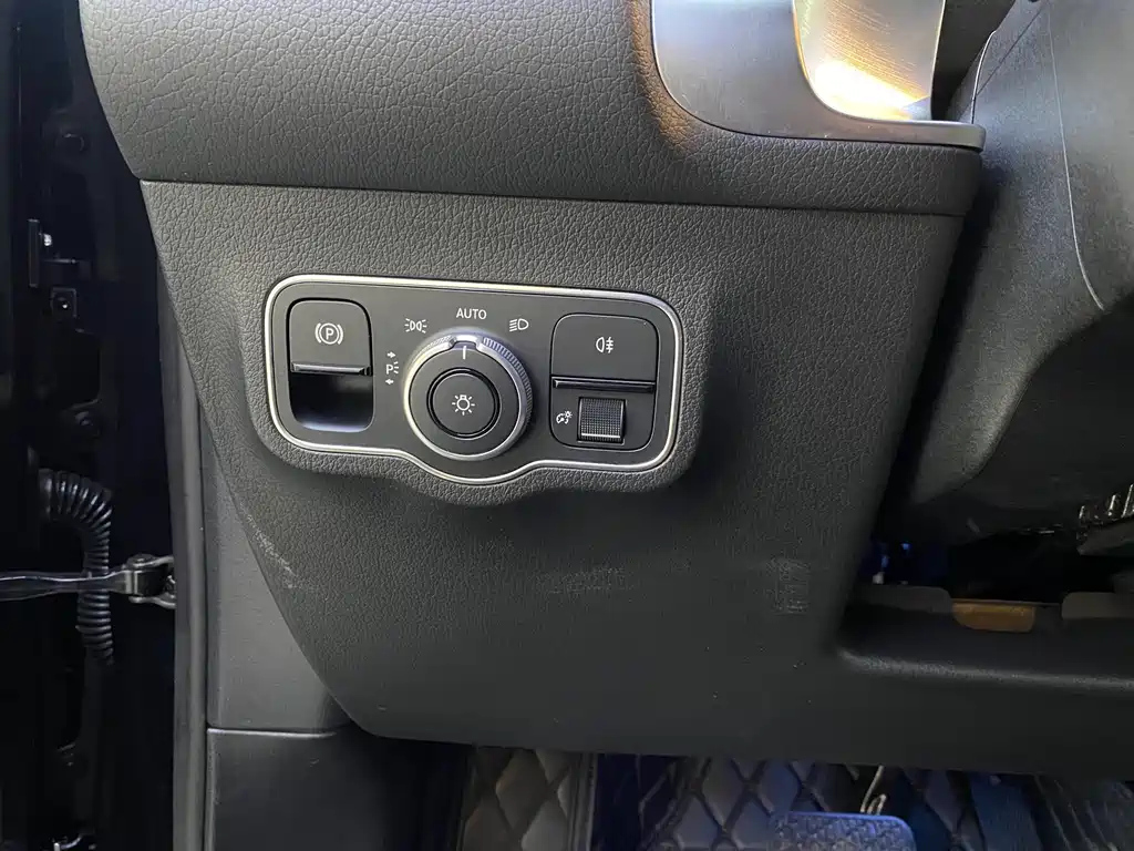 MERCEDES BENZ GLB 2020