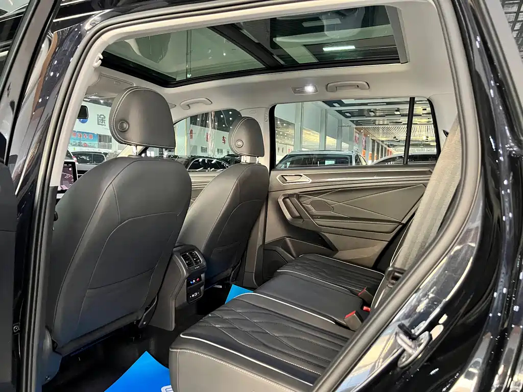 VOLKSWAGEN TIGUAN L 2021