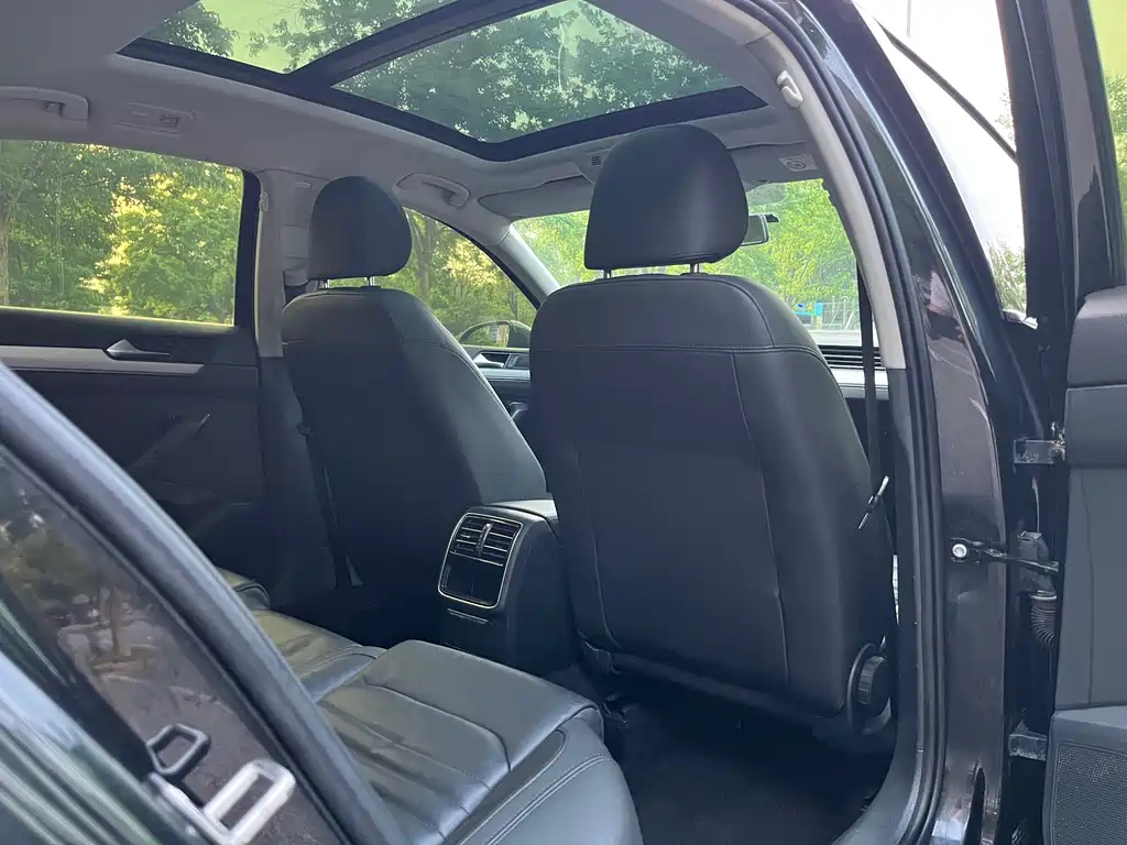 VOLKSWAGEN MAGOTAN 2019