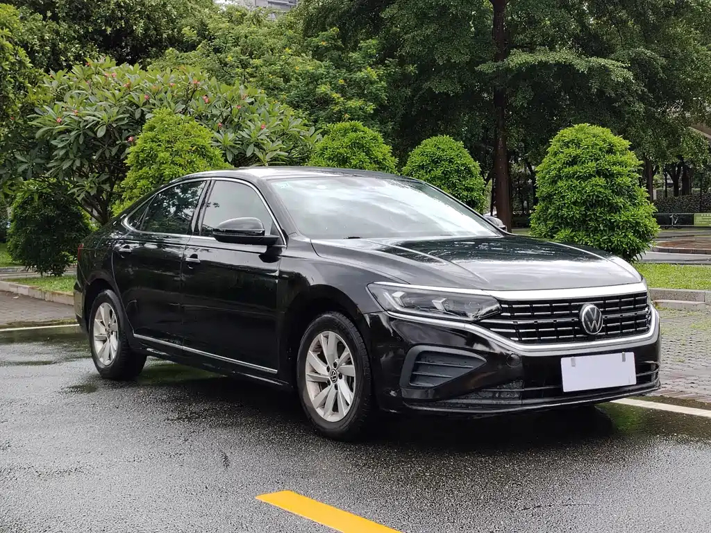 VOLKSWAGEN PASSAT 2022