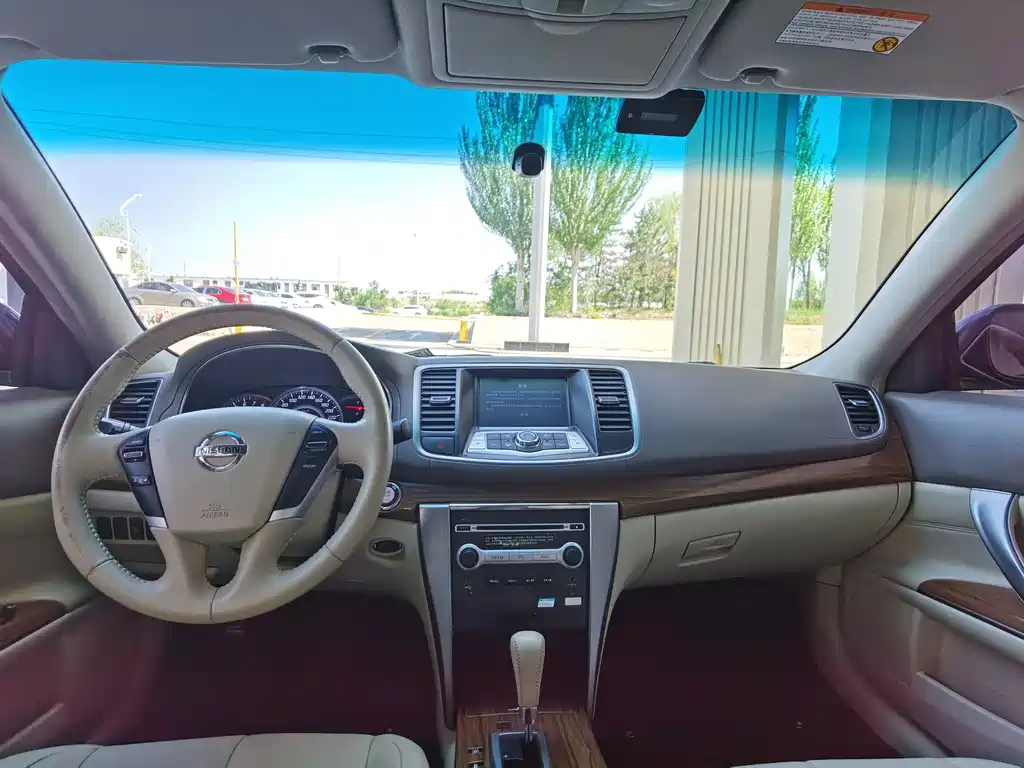 NISSAN TEANA 2011