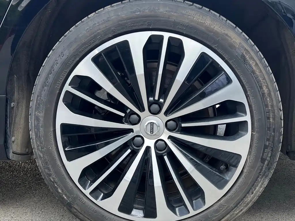 VOLVO S90 2022