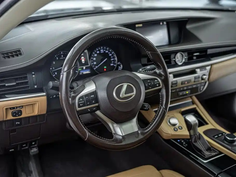LEXUS ES 2017