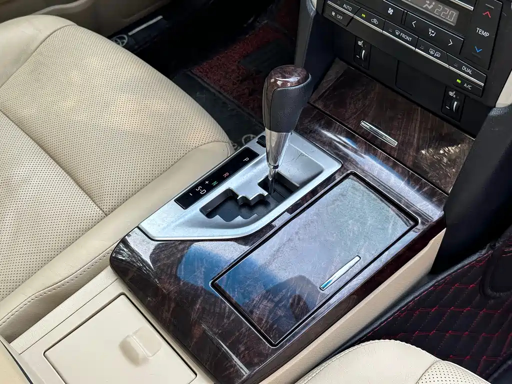 TOYOTA CAMRY 2016