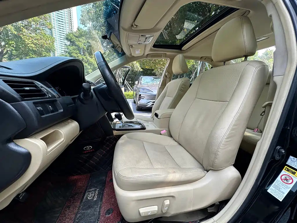 TOYOTA CAMRY 2016