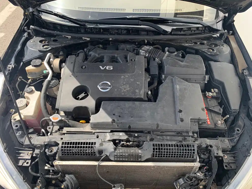NISSAN TEANA 2010