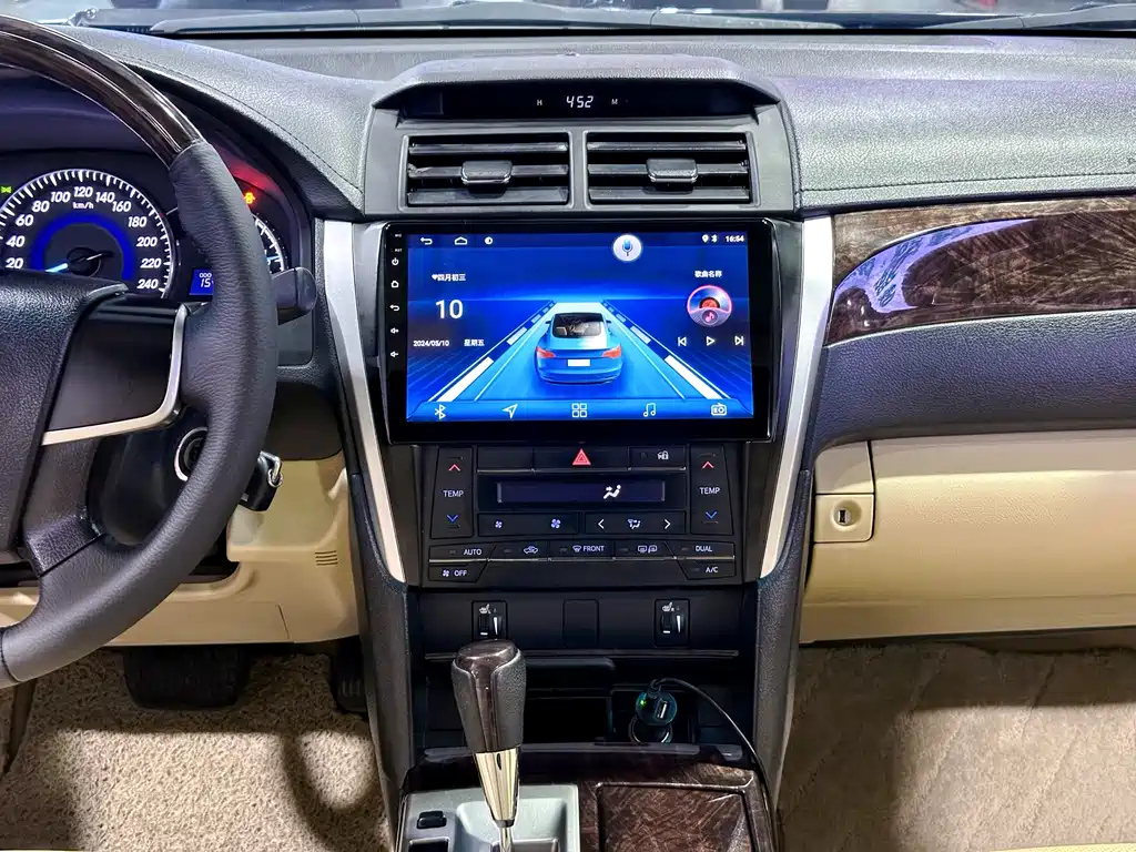 TOYOTA CAMRY 2016