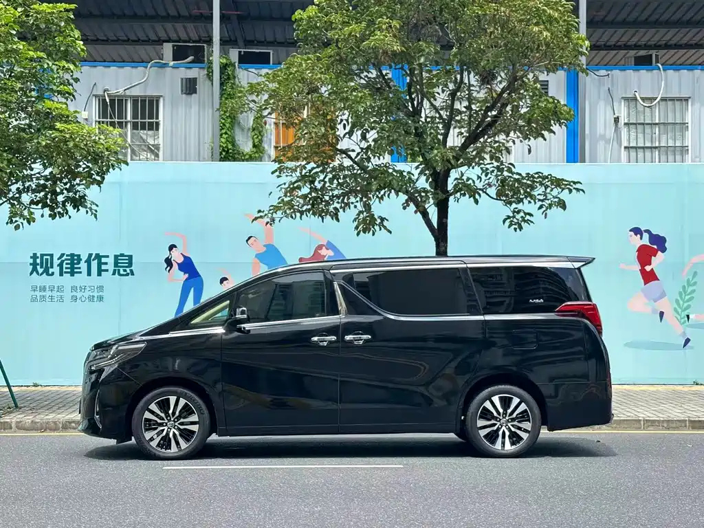 TOYOTA ALPHARD 2018