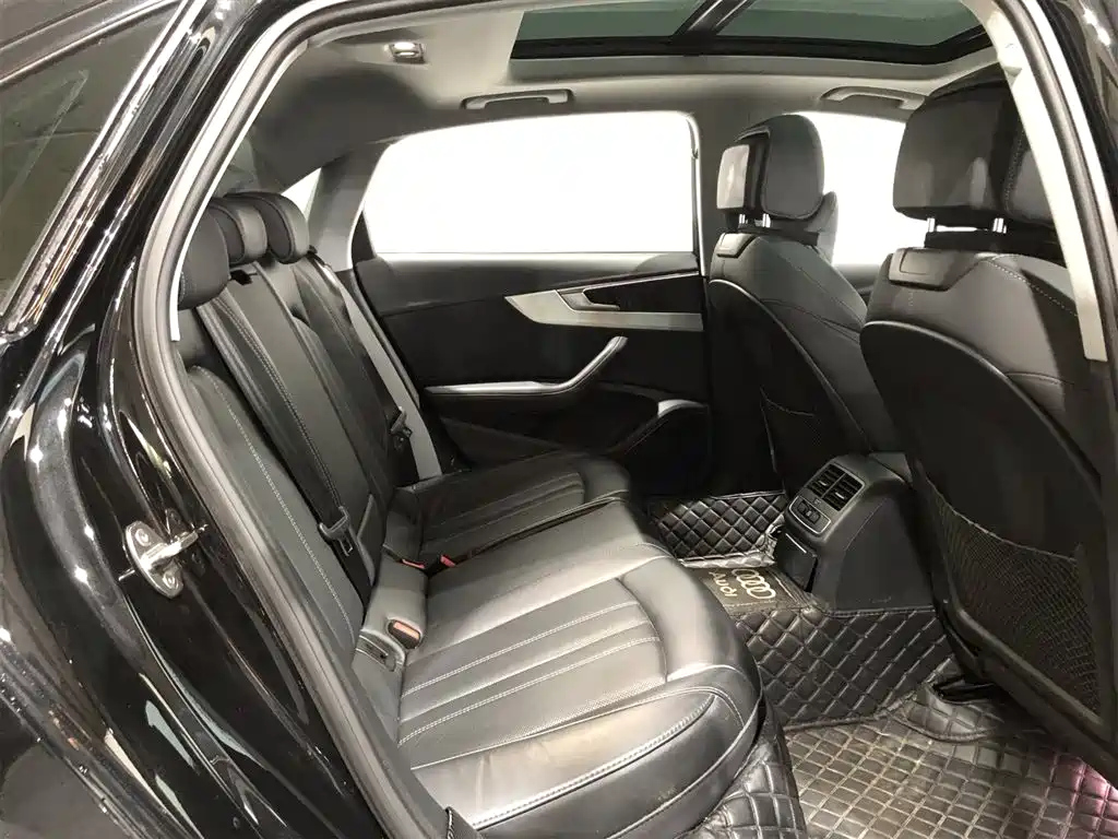 AUDI A4L 2022