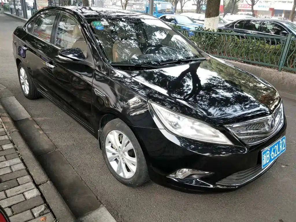 CHANGAN EADO 2014