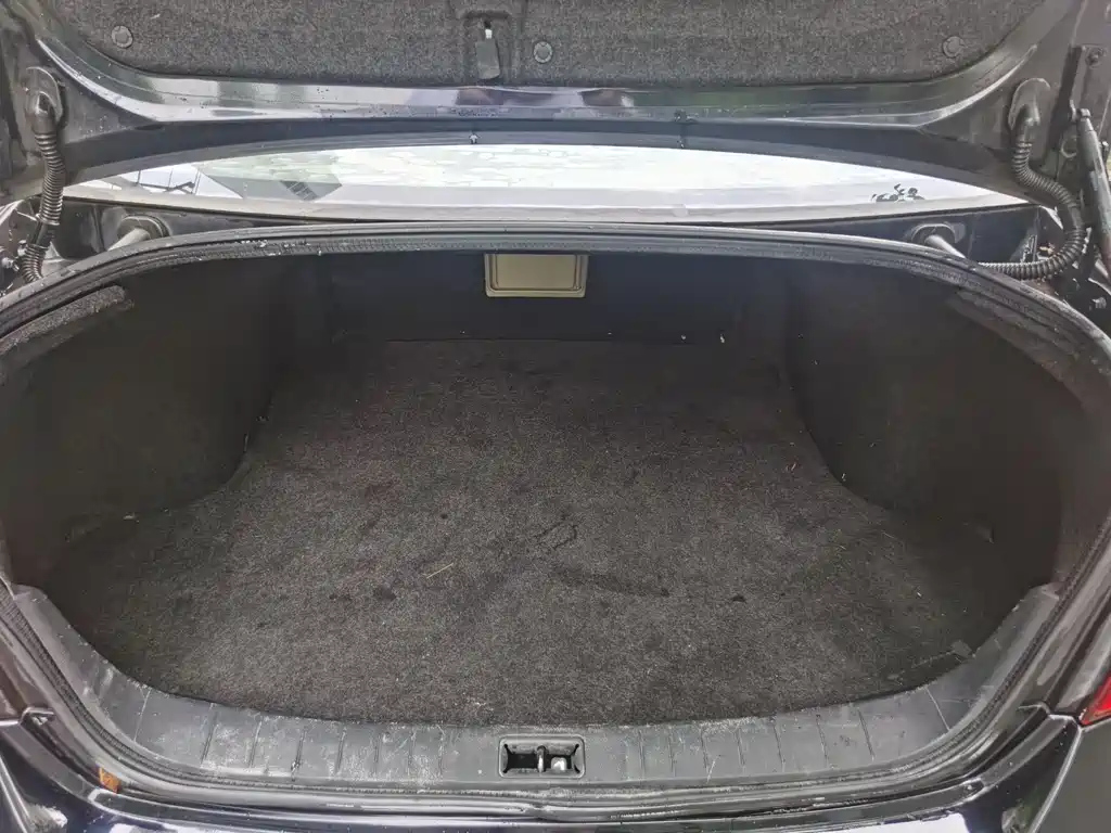 NISSAN TEANA 2010