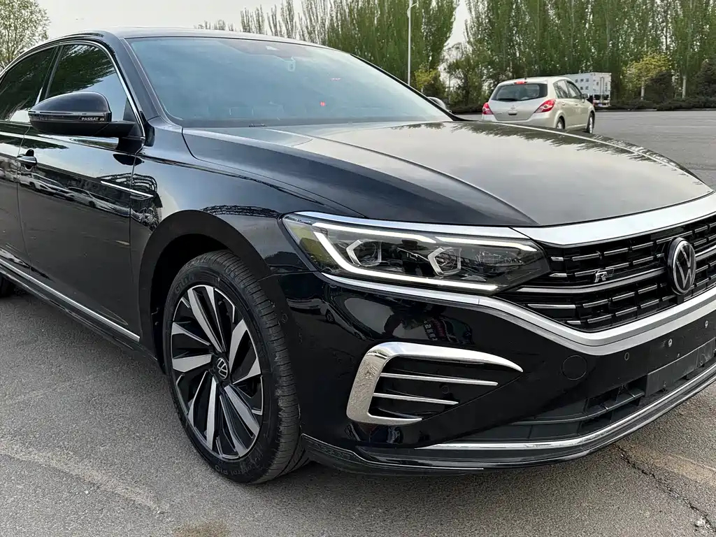 VOLKSWAGEN PASSAT 2022