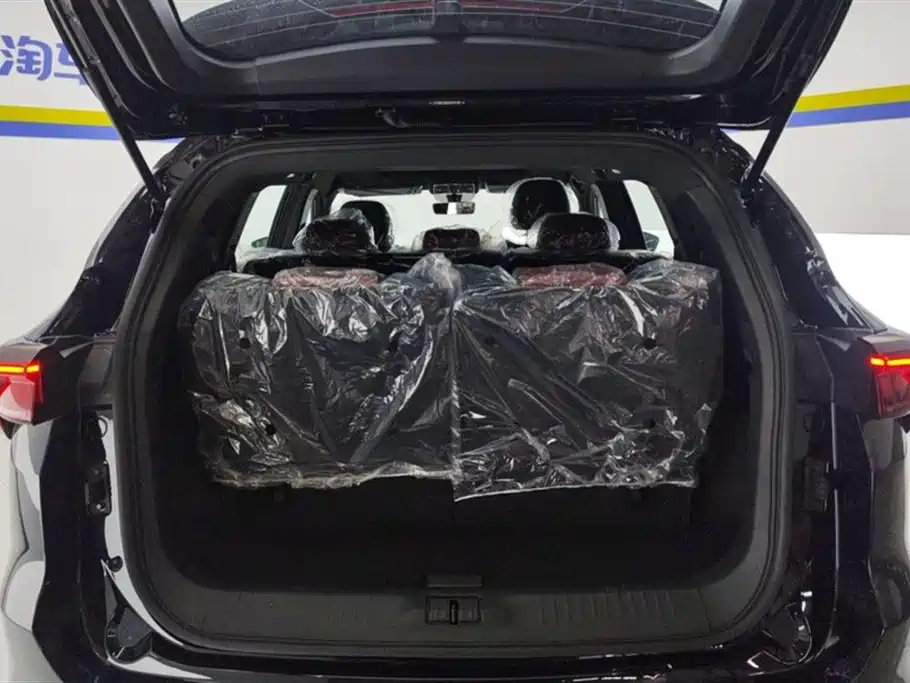 JETOUR X70 PLUS 2025