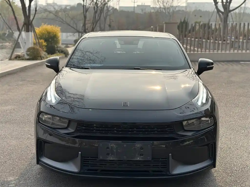 LYNK&CO 03 2021