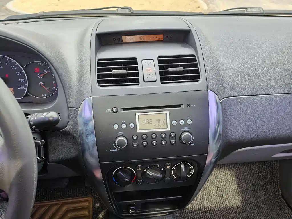 SUZUKI SX4 2011