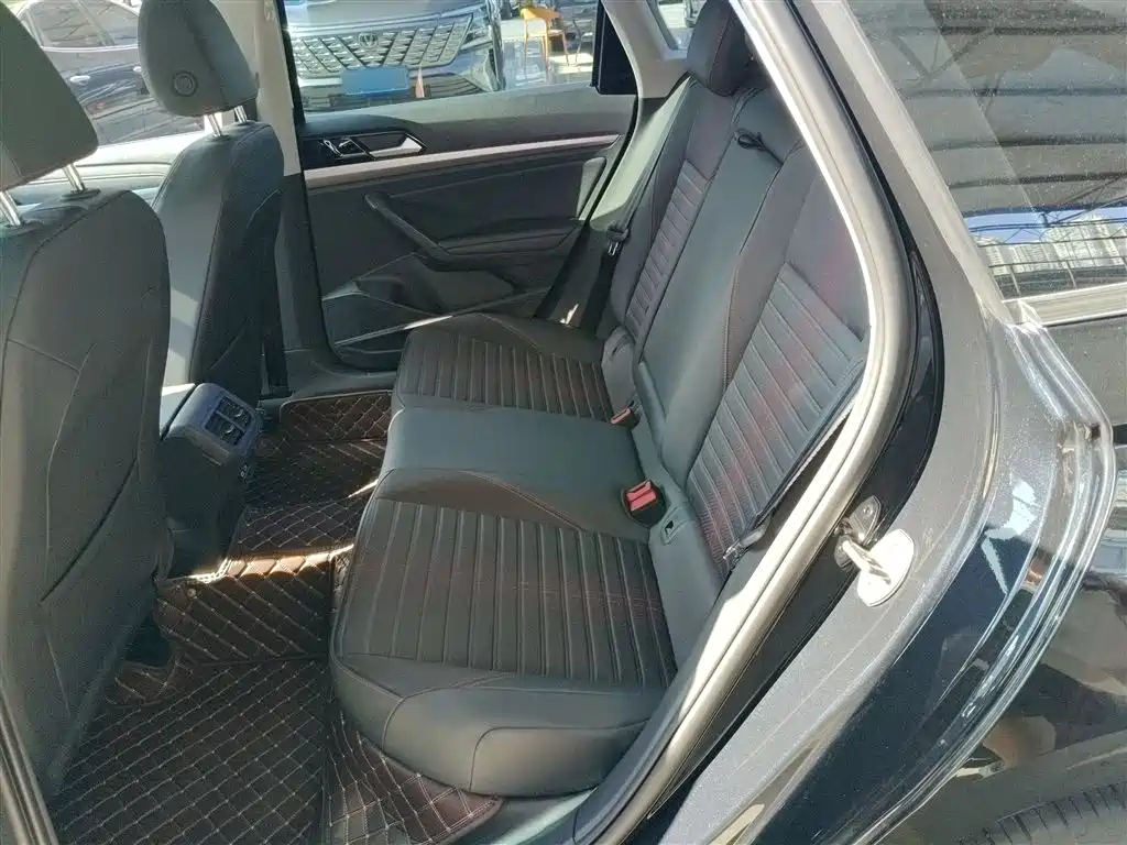 VOLKSWAGEN LAVIDA 2024