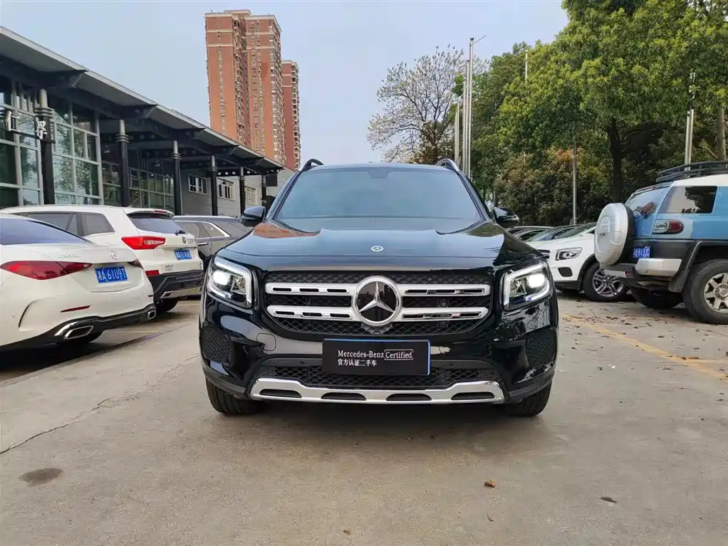 MERCEDES BENZ GLB 2023