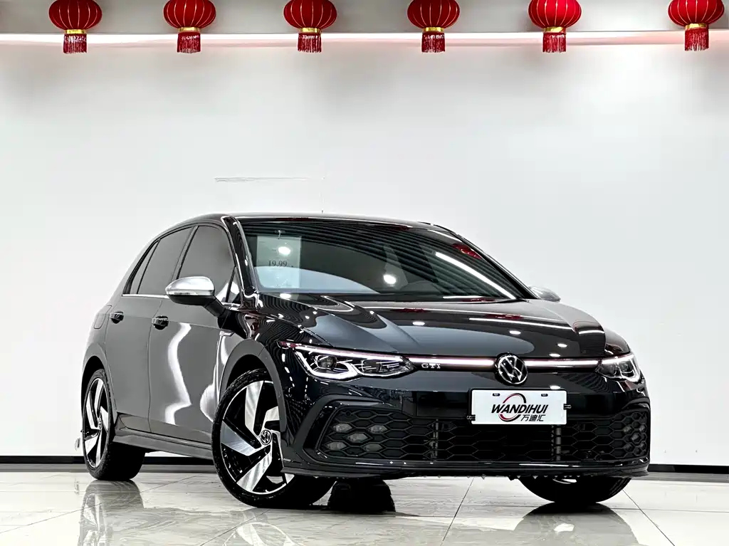 VOLKSWAGEN GOLF 2023