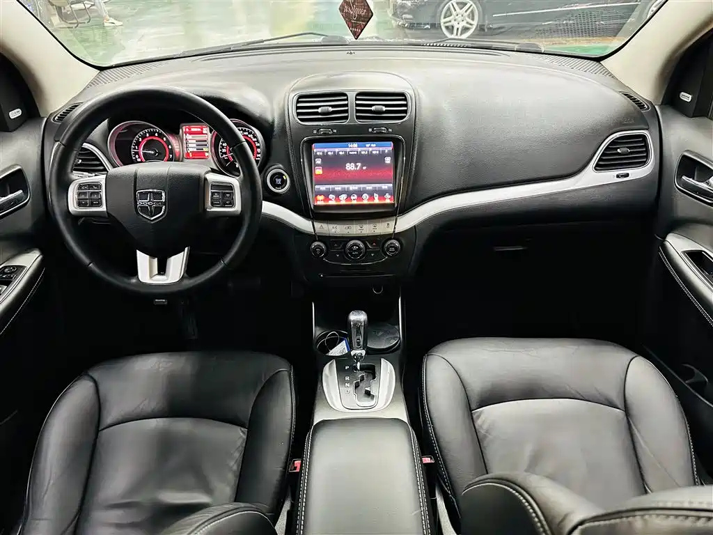 DODGE JCUV 2015