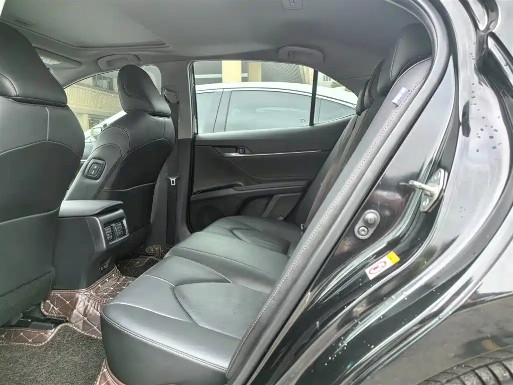 TOYOTA CAMRY 2018