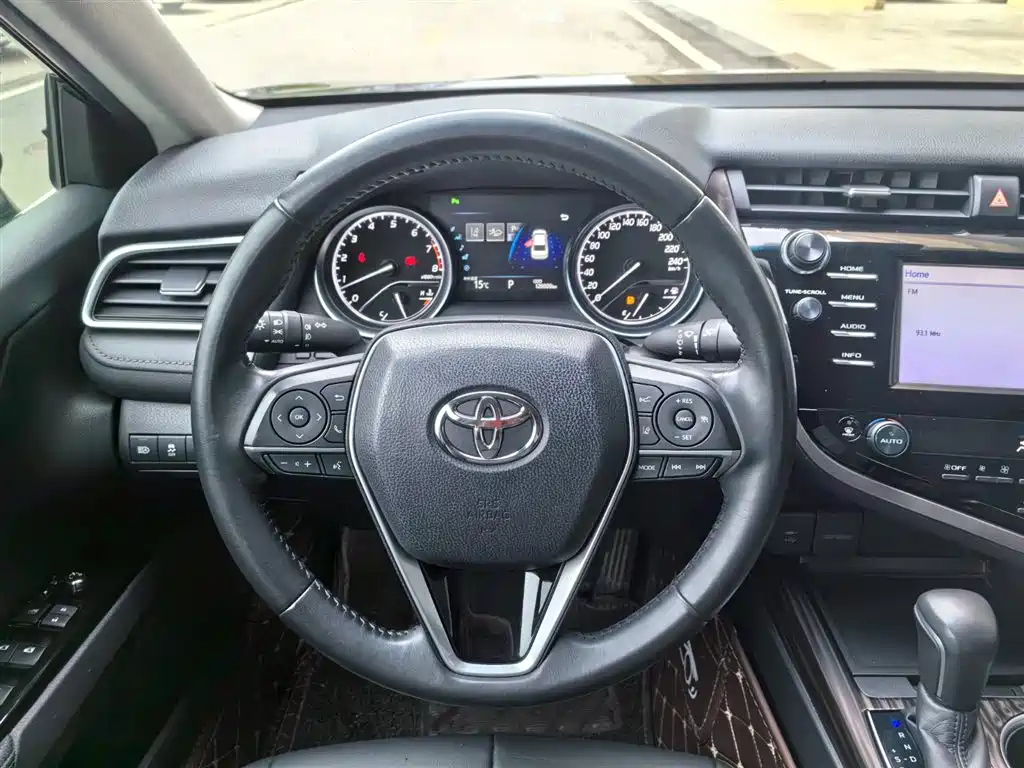 TOYOTA CAMRY 2018