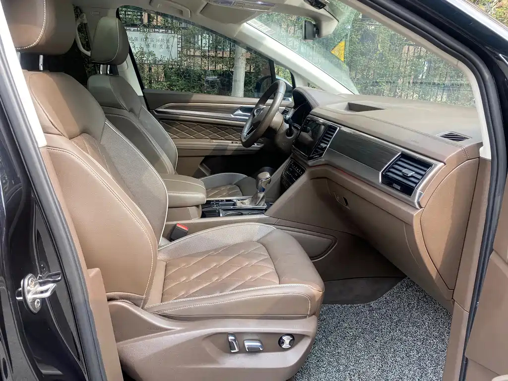 VOLKSWAGEN VILORAN 2022