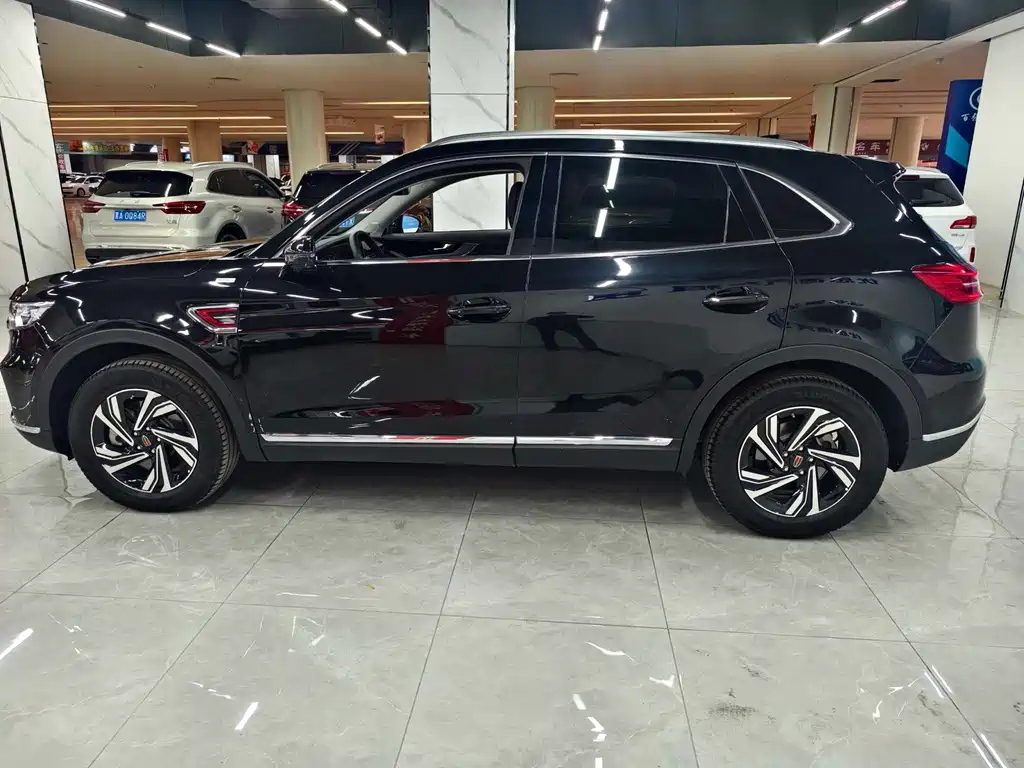 HONGQI HS5 2022