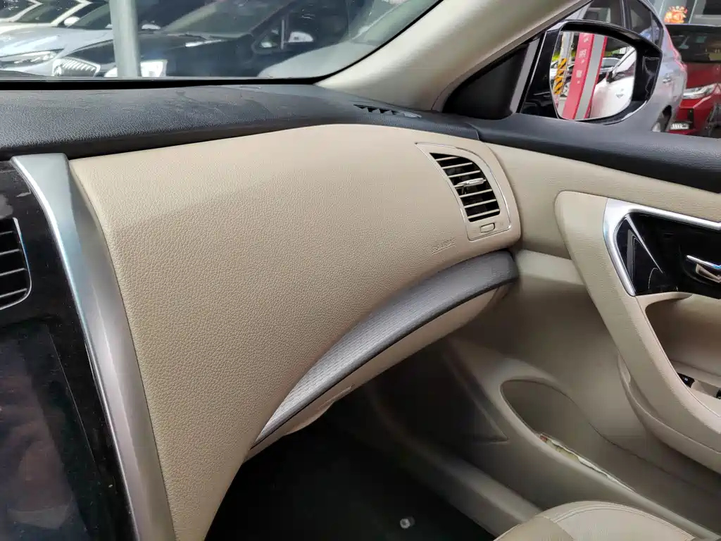 NISSAN TEANA 2018