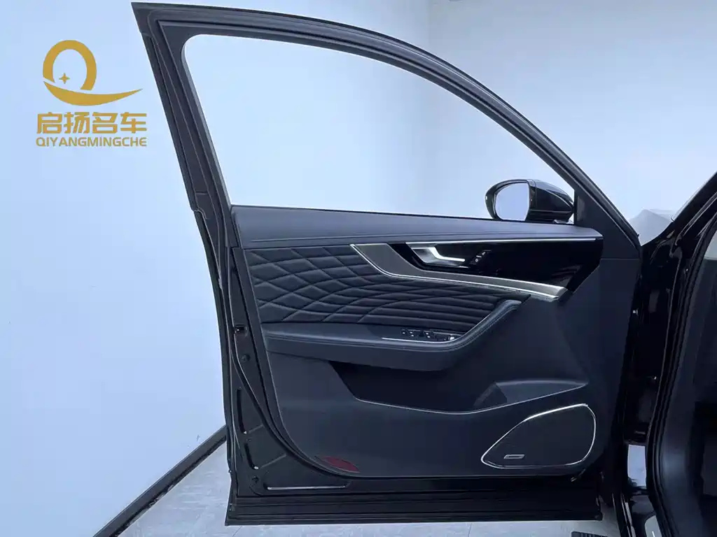 HONGQI HS5 2022