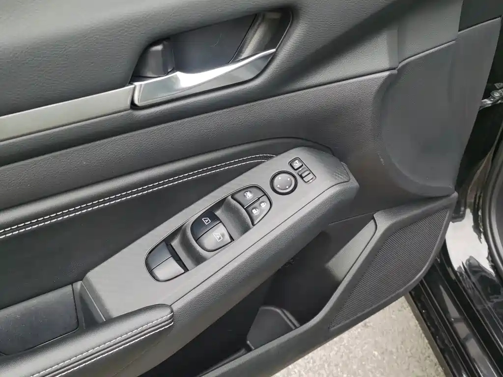 NISSAN TEANA 2019