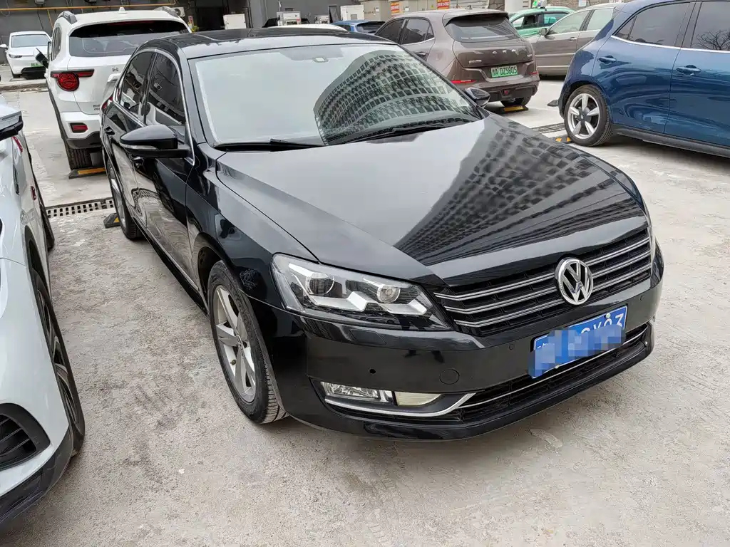VOLKSWAGEN PASSAT 2014